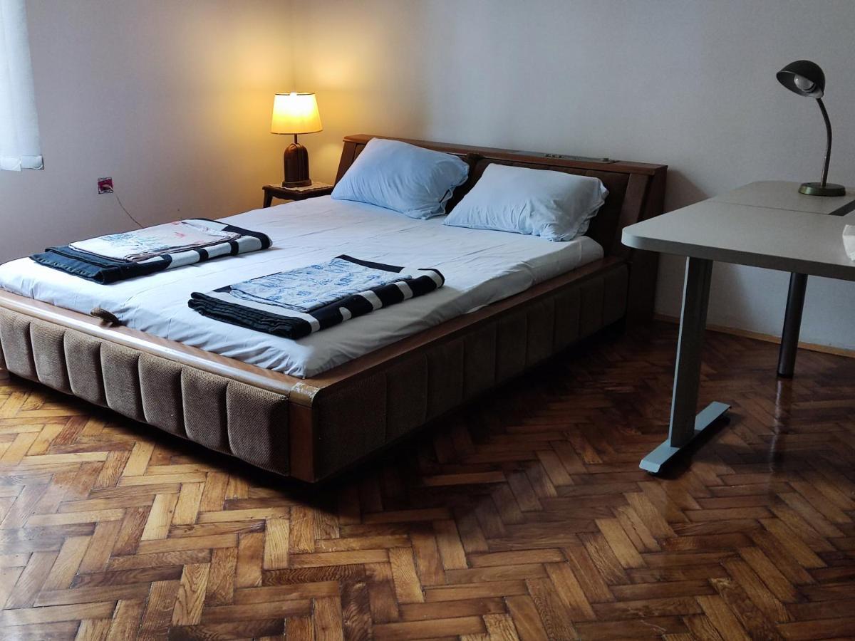 Vintage Apartment In The Center Of Novi Sad Exterior foto